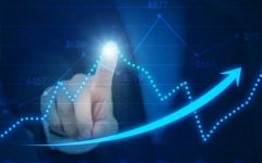 通过哪些方式确保网站具有动态内容？